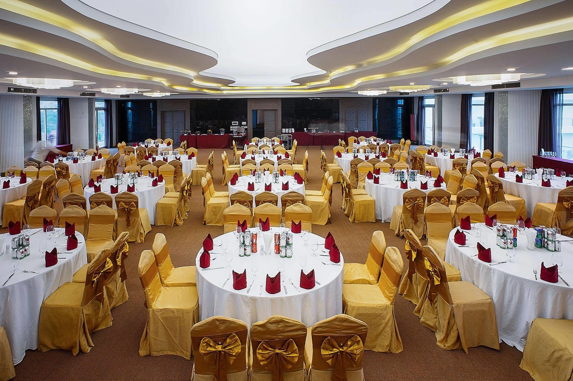 Muong Thanh Holiday Muine Hotel Mũi Né Buitenkant foto