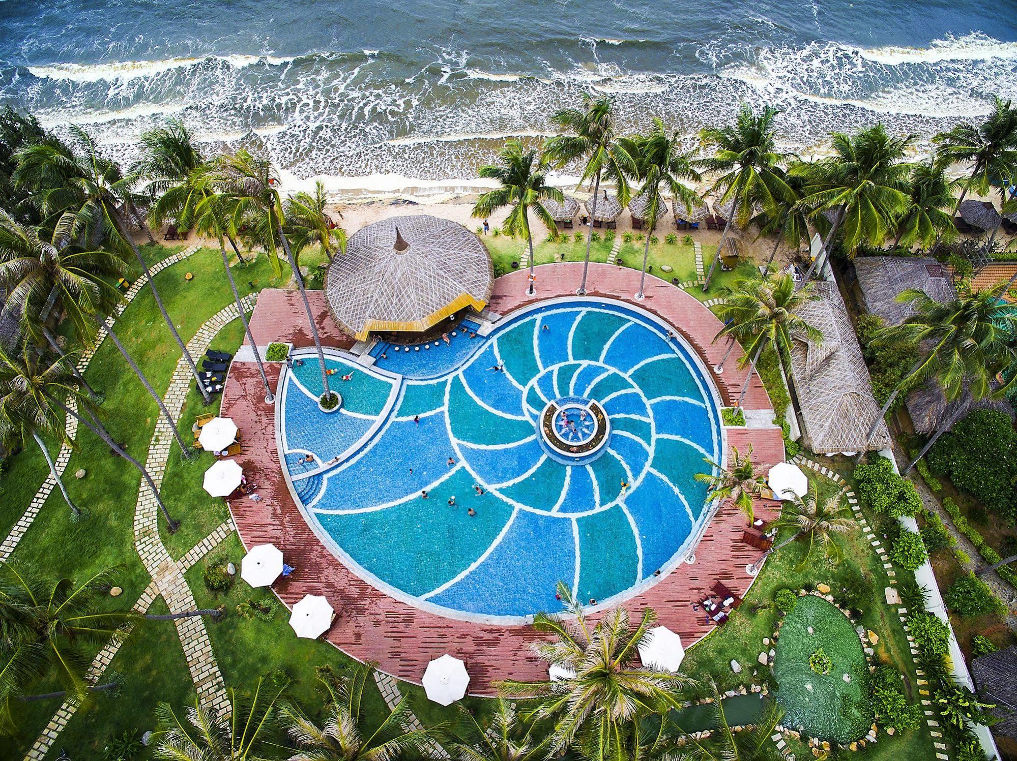 Muong Thanh Holiday Muine Hotel Mũi Né Buitenkant foto